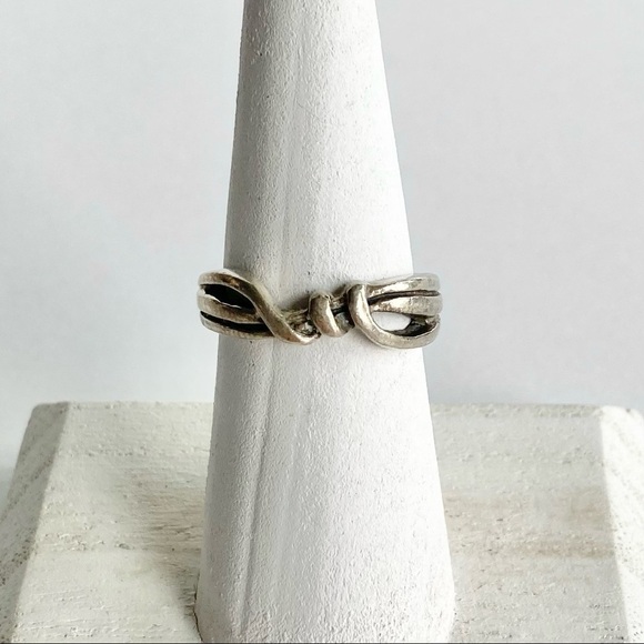 Sterling Silver 925 Stamped Twisted Knot Rope Boho Ring Size 7 in EUC - Picture 1 of 8